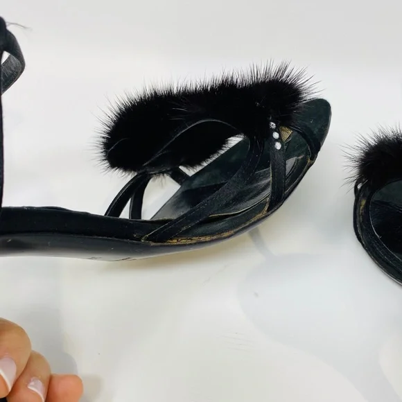 VALENTINO**Evening shoes w/Mink**EU 36.5 $1395 - Picture 5 of 8